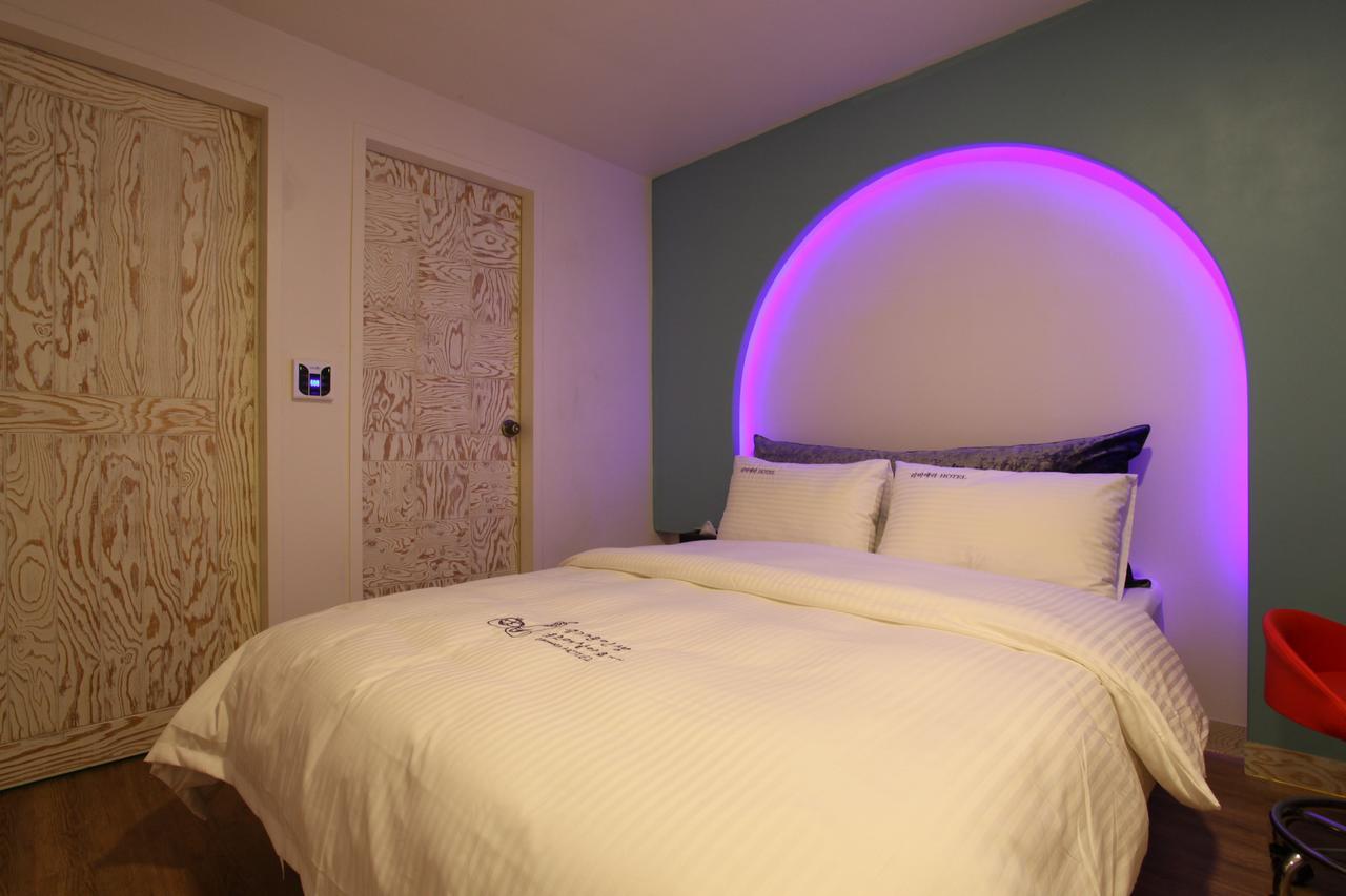 Riviera Motel Goyang Extérieur photo