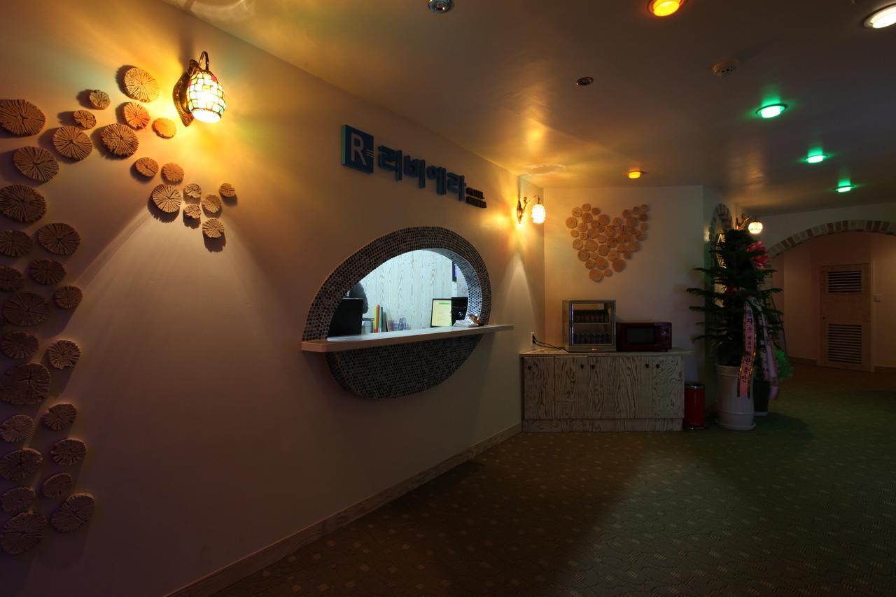 Riviera Motel Goyang Extérieur photo