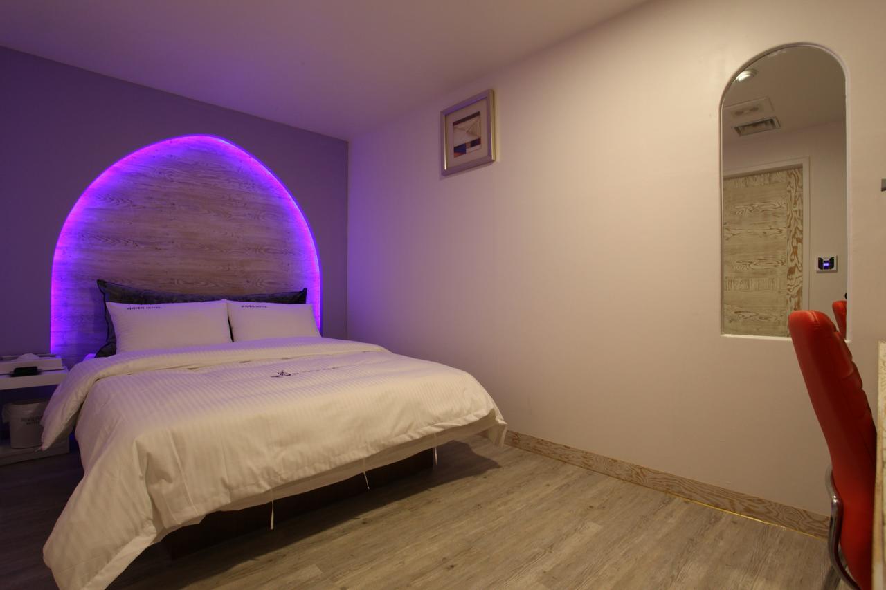 Riviera Motel Goyang Extérieur photo